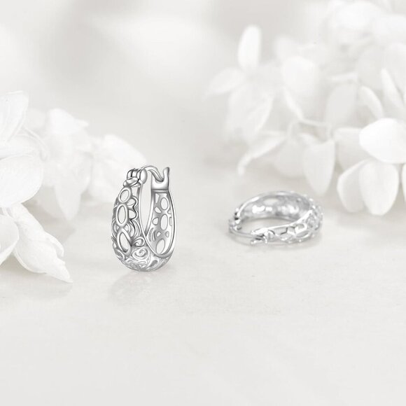 Women's Sterling Silver Hoop Earrings Looks Stylish - Picture 3 of 6